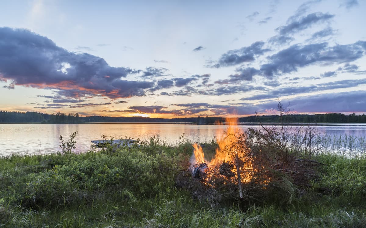 Sommersolverv og fullmånefeiring ved seremoniplassen i pølseskogen