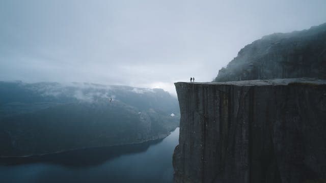 Hvem passer som seremonileder ?